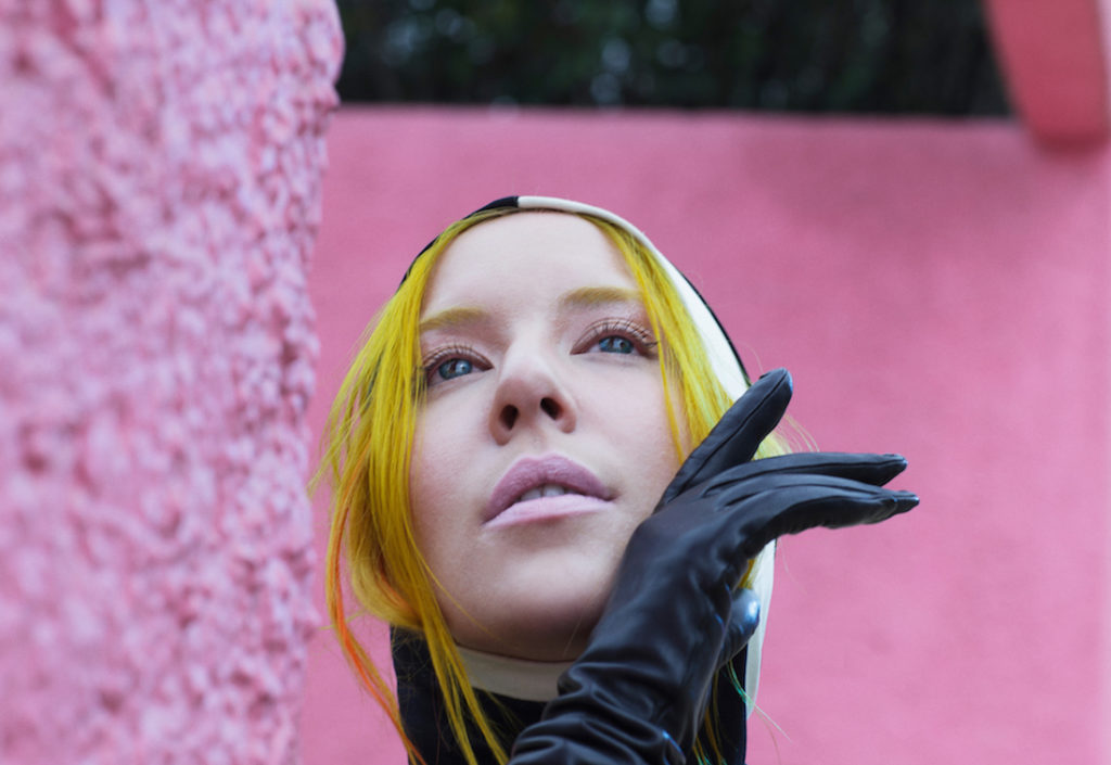 Austra, Interview, 030 Magazin, Future Politics, Album, Review, Domino Records, Katie Stelamnis