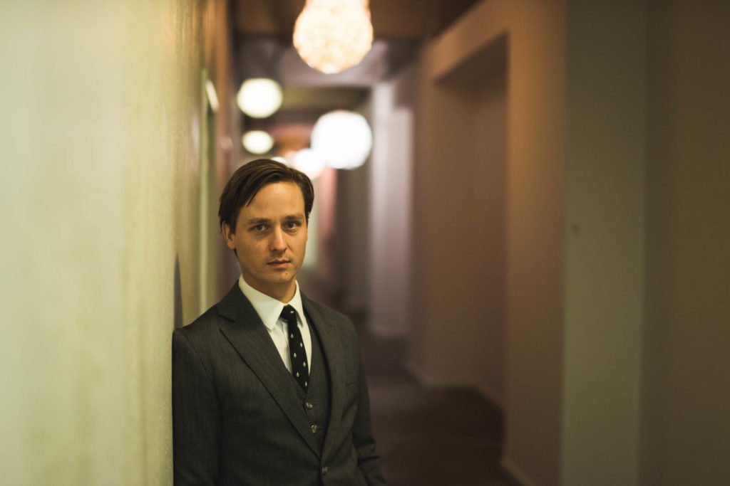 Tom Schilling, And the Jazz Kids, Oh Boy, Vilnius, Jan Ole Gerster, Sänger, Schauspieler, Interview, Album, Musik, Kein Liebeslied, Moses Schneider, berlin, 30 Magazin