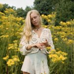 Billie Marten, Sommer, Blumen, Musik, Songwriter