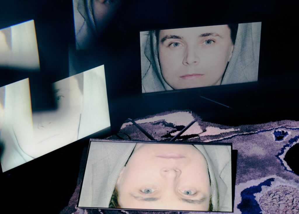 LIARS – Performance, Social Media & patriarchale Gewalt in den Sophiensælen 2 LIARS, Sophiensäle, Theater, Performance